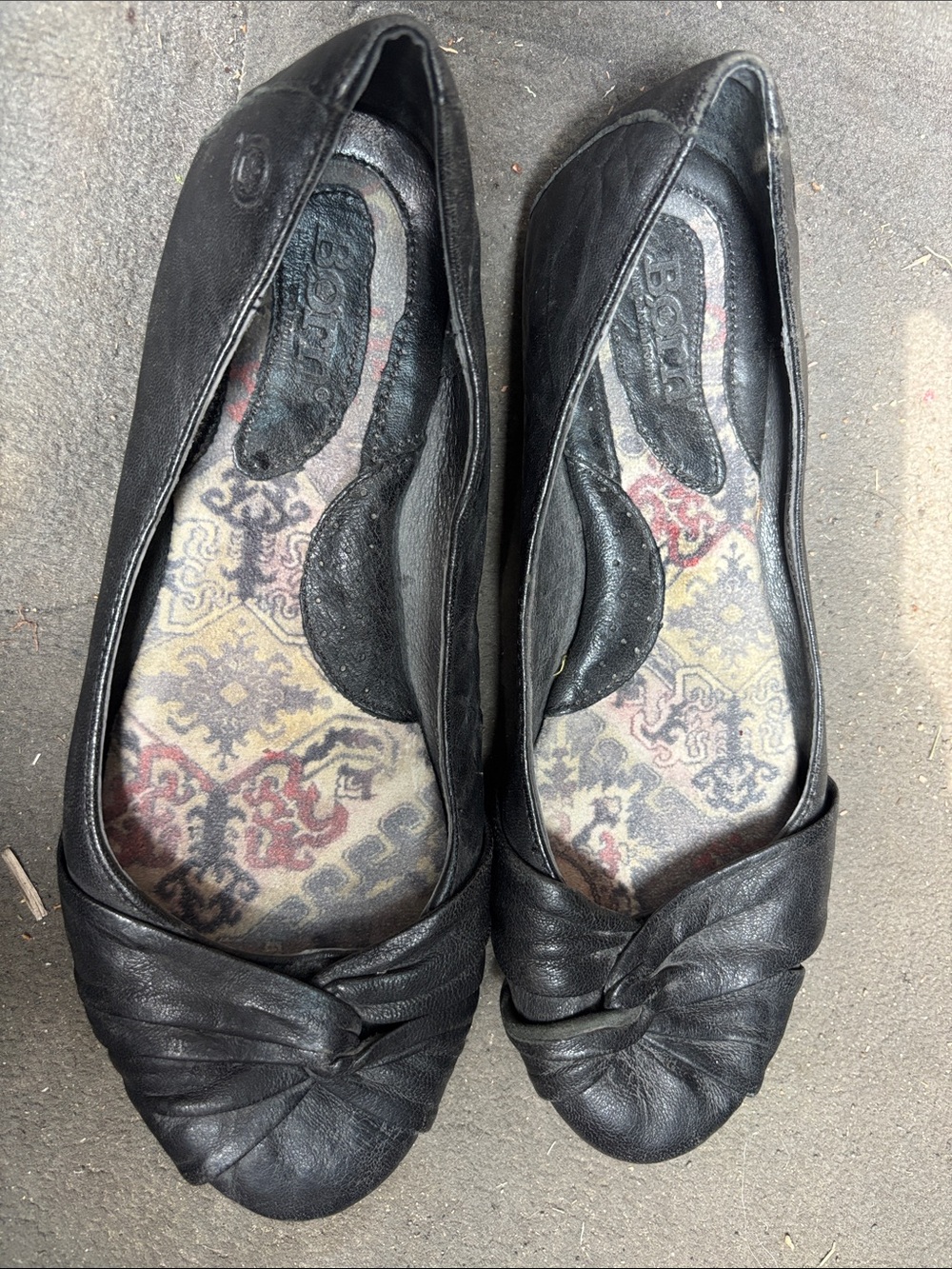 Born Shoes Ladies Size 7.5 Black Flats
